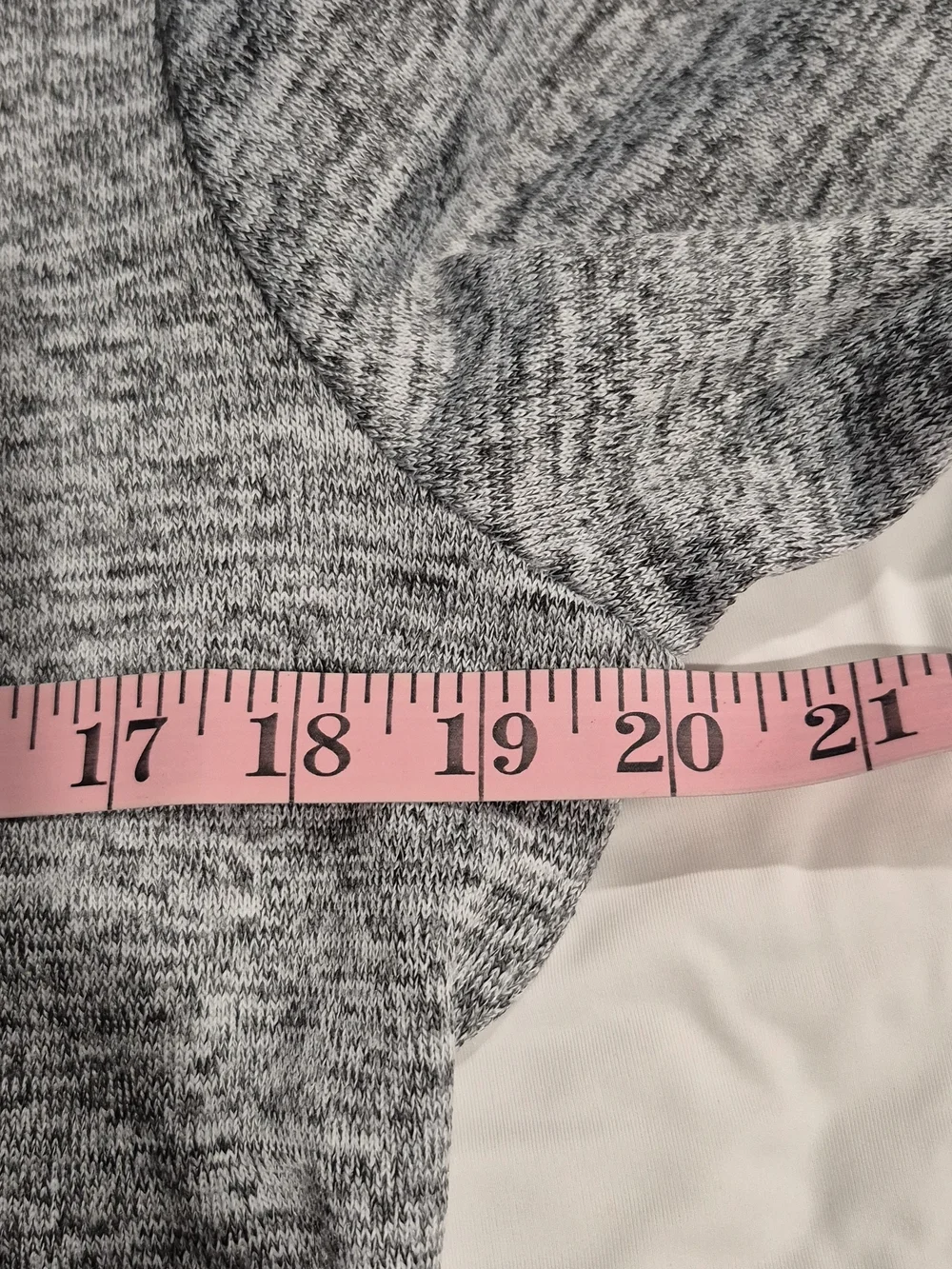 Men's Heather Gray Long-Sleeve Crewneck Sweater (Box C)